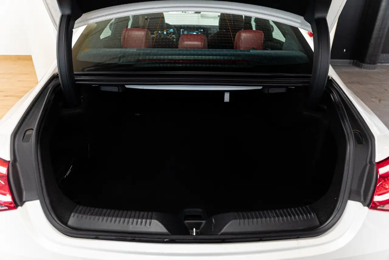 Mercedes-Benz CLS - Image 10