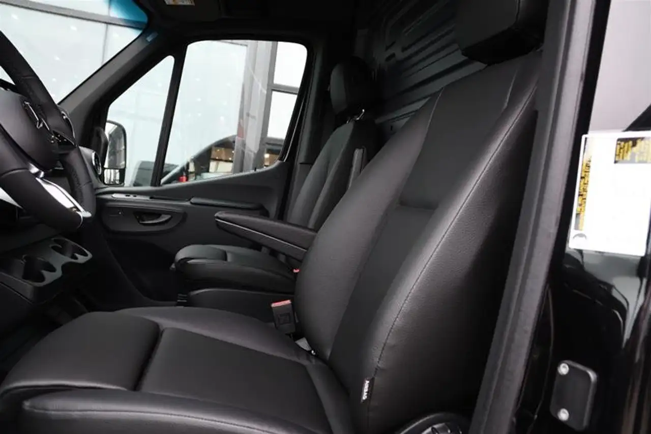 Mercedes-Benz Sprinter 2500 - Image 12