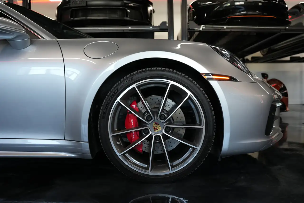 Porsche 911 - Image 5