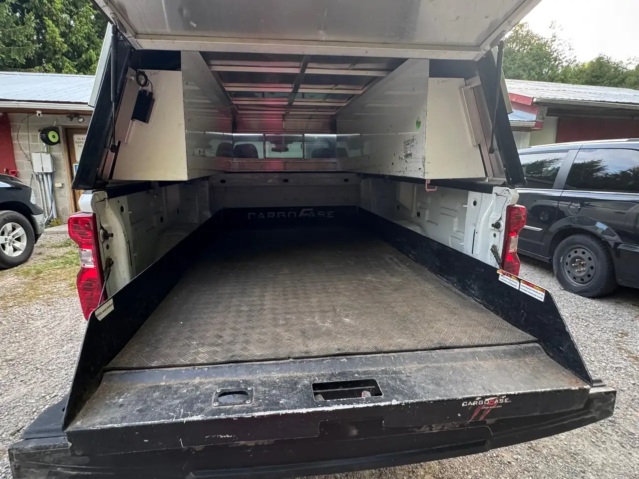 Chevrolet Silverado 1500 - Image 6