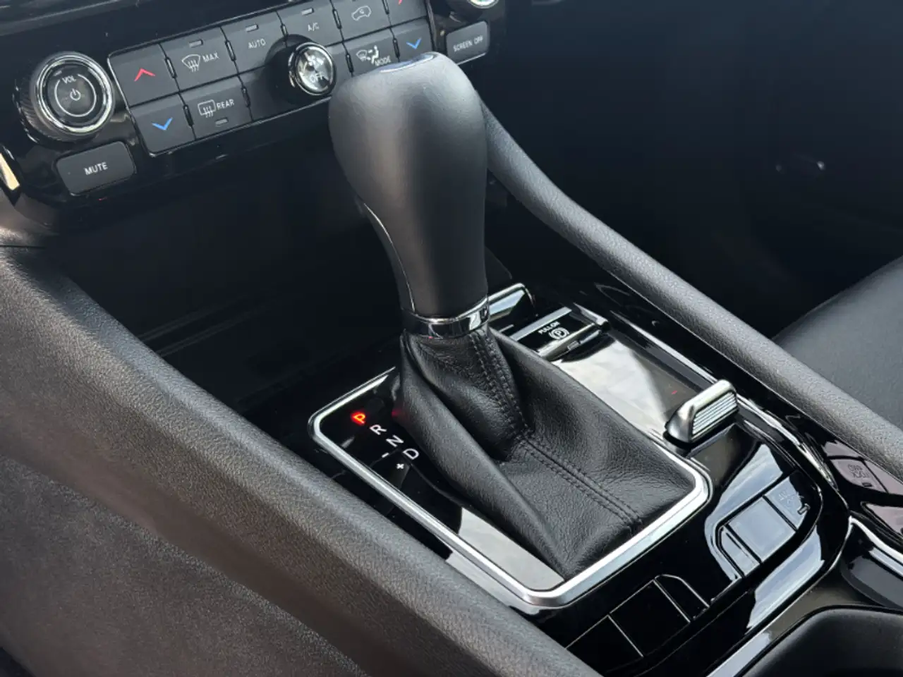 Jeep Compass - Image 17