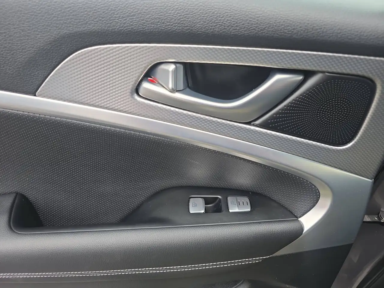 Genesis G70 - Image 25