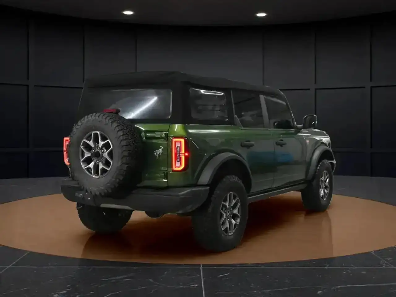 Ford Bronco - Image 9