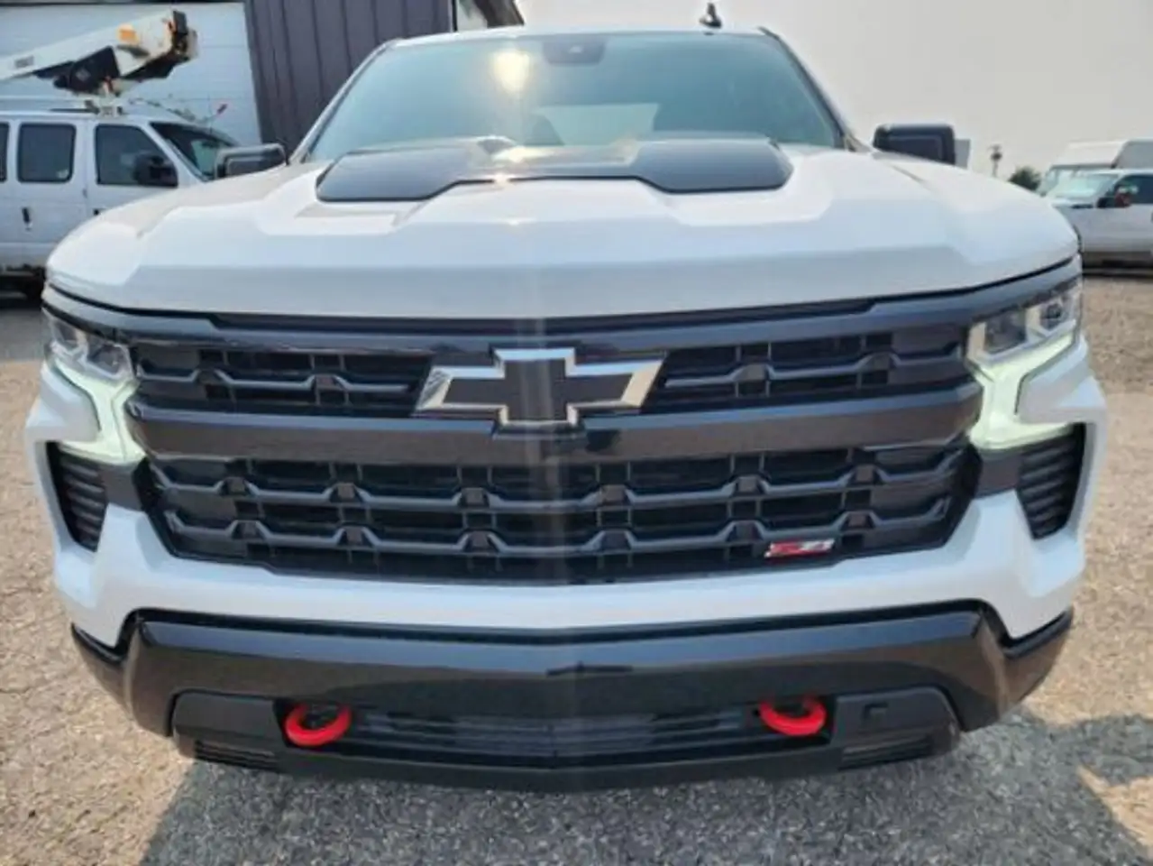 Chevrolet Silverado 1500 - Image 2
