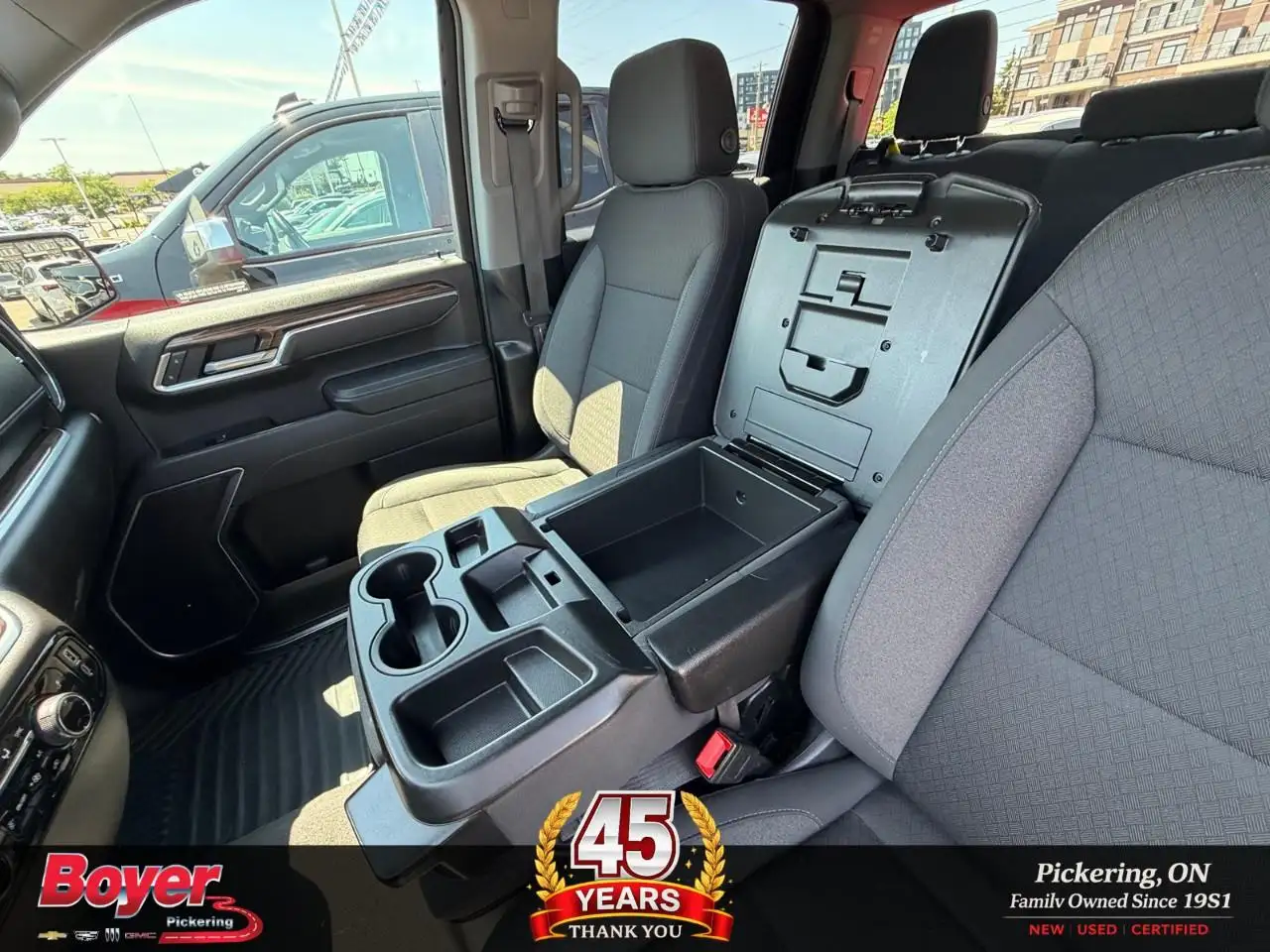 Chevrolet Silverado 1500 - Image 14