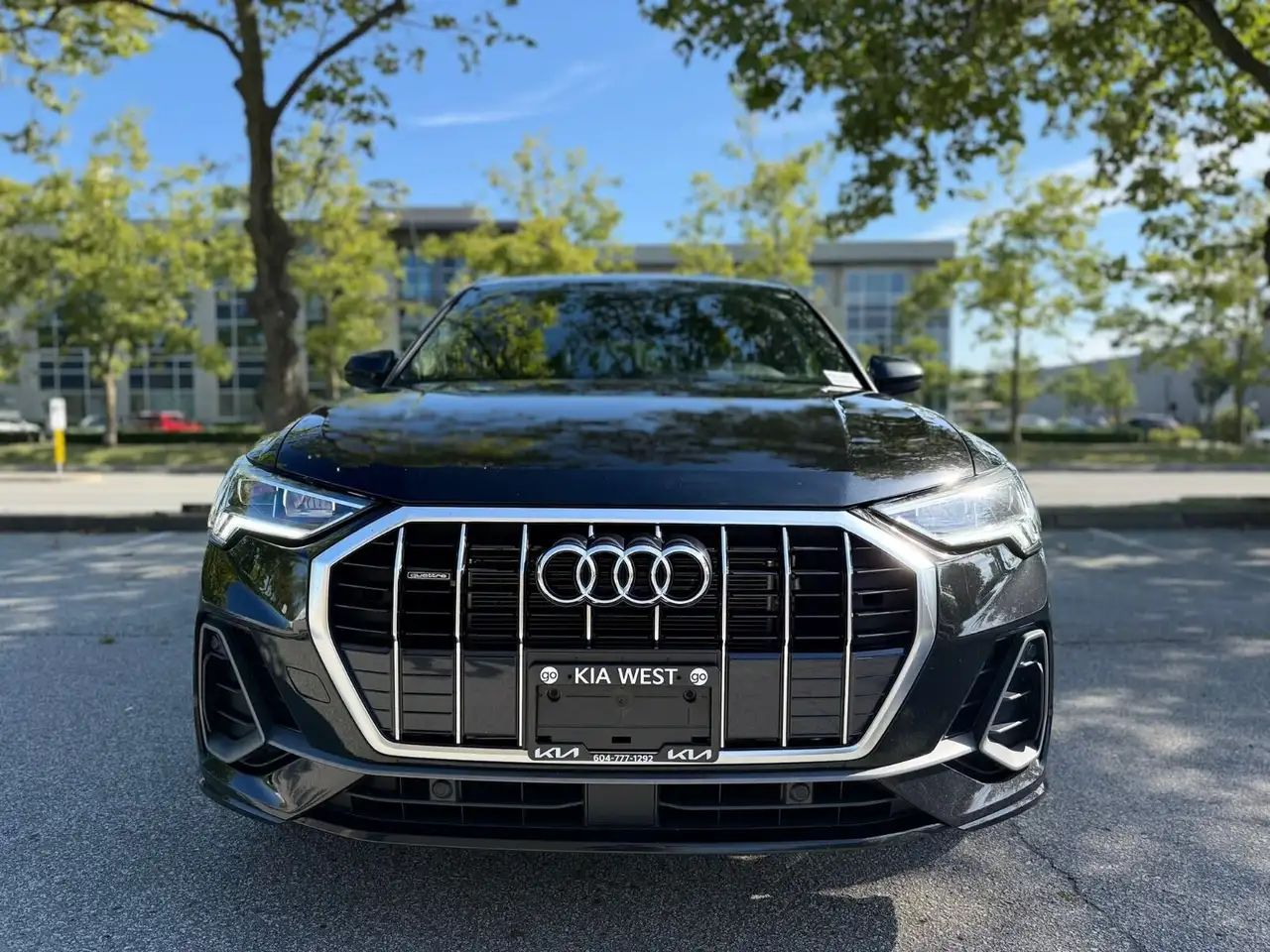 Audi Q3 - Image 3