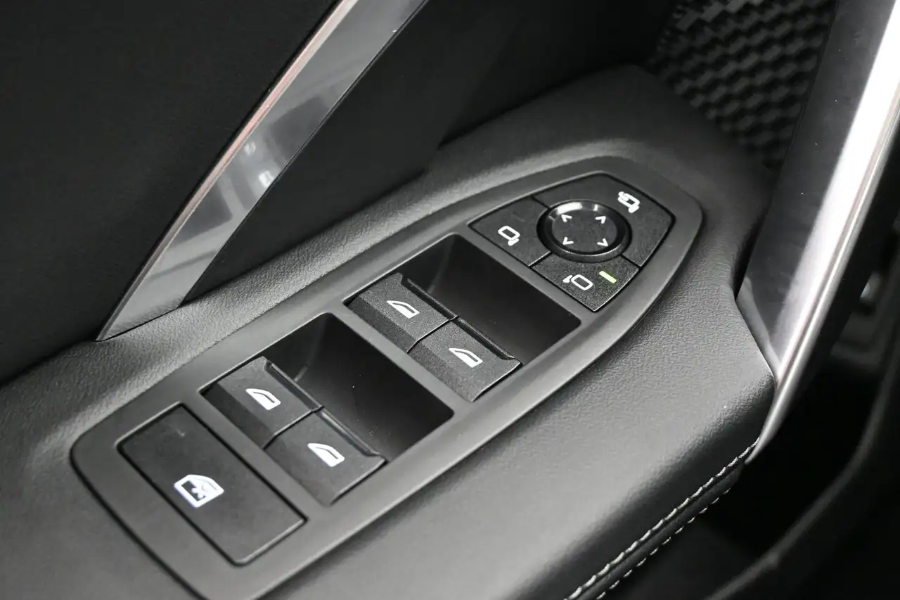 BMW X1 - Image 12