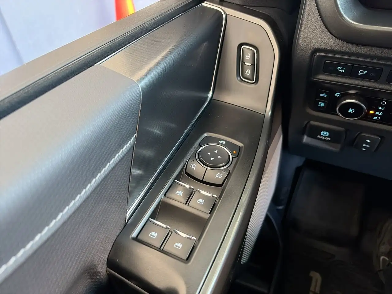 Ford F-150 - Image 21