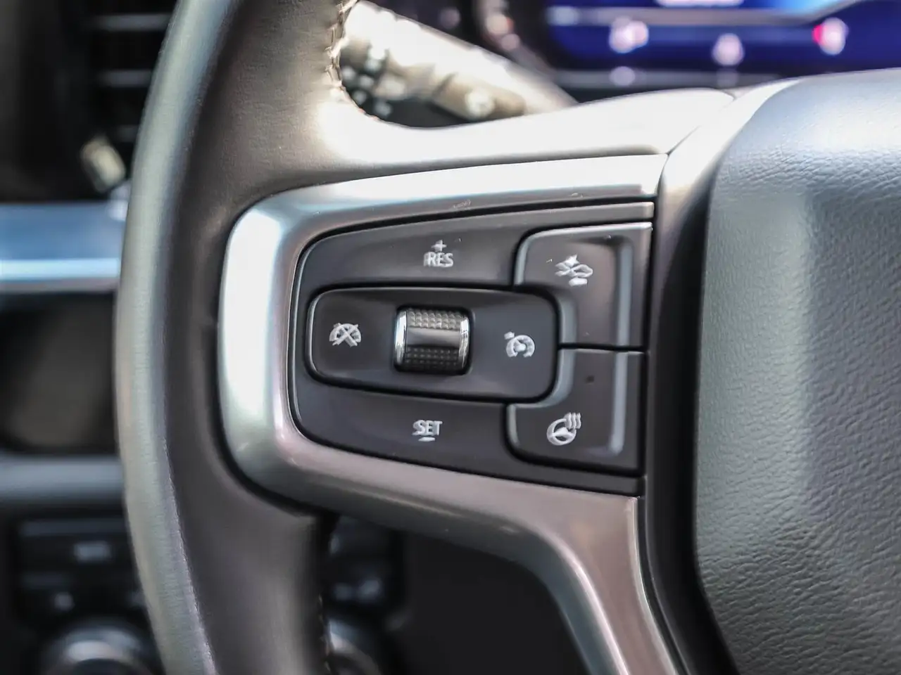 Chevrolet Silverado 1500 - Image 13