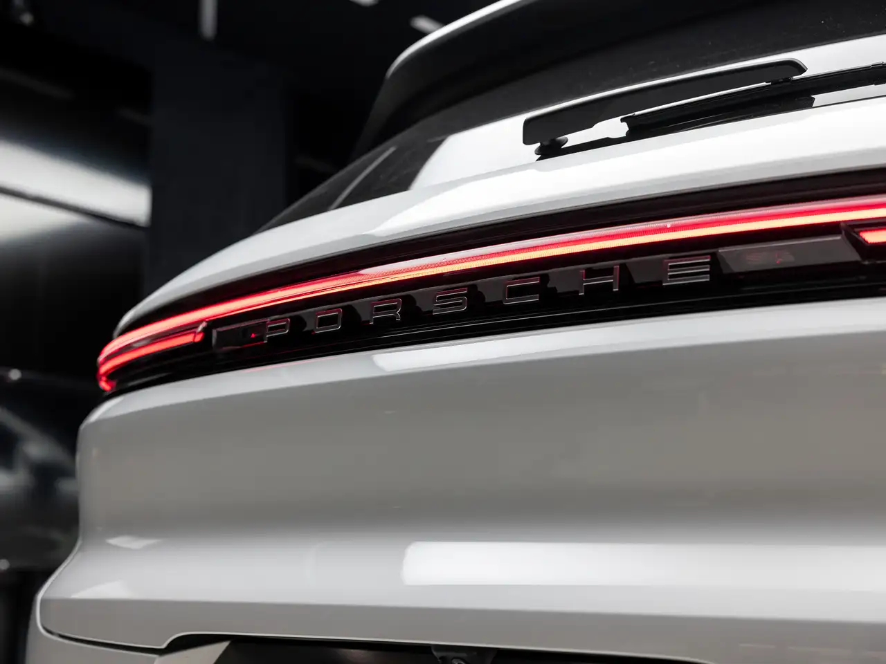 Porsche Cayenne - Image 23