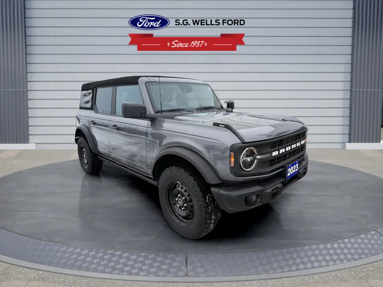 Ford Bronco - Image 3
