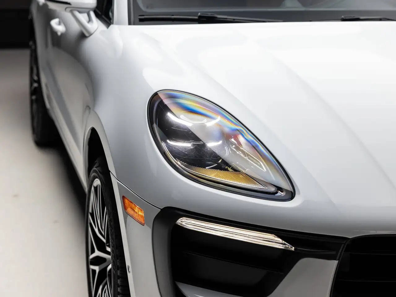 Porsche Macan - Image 35