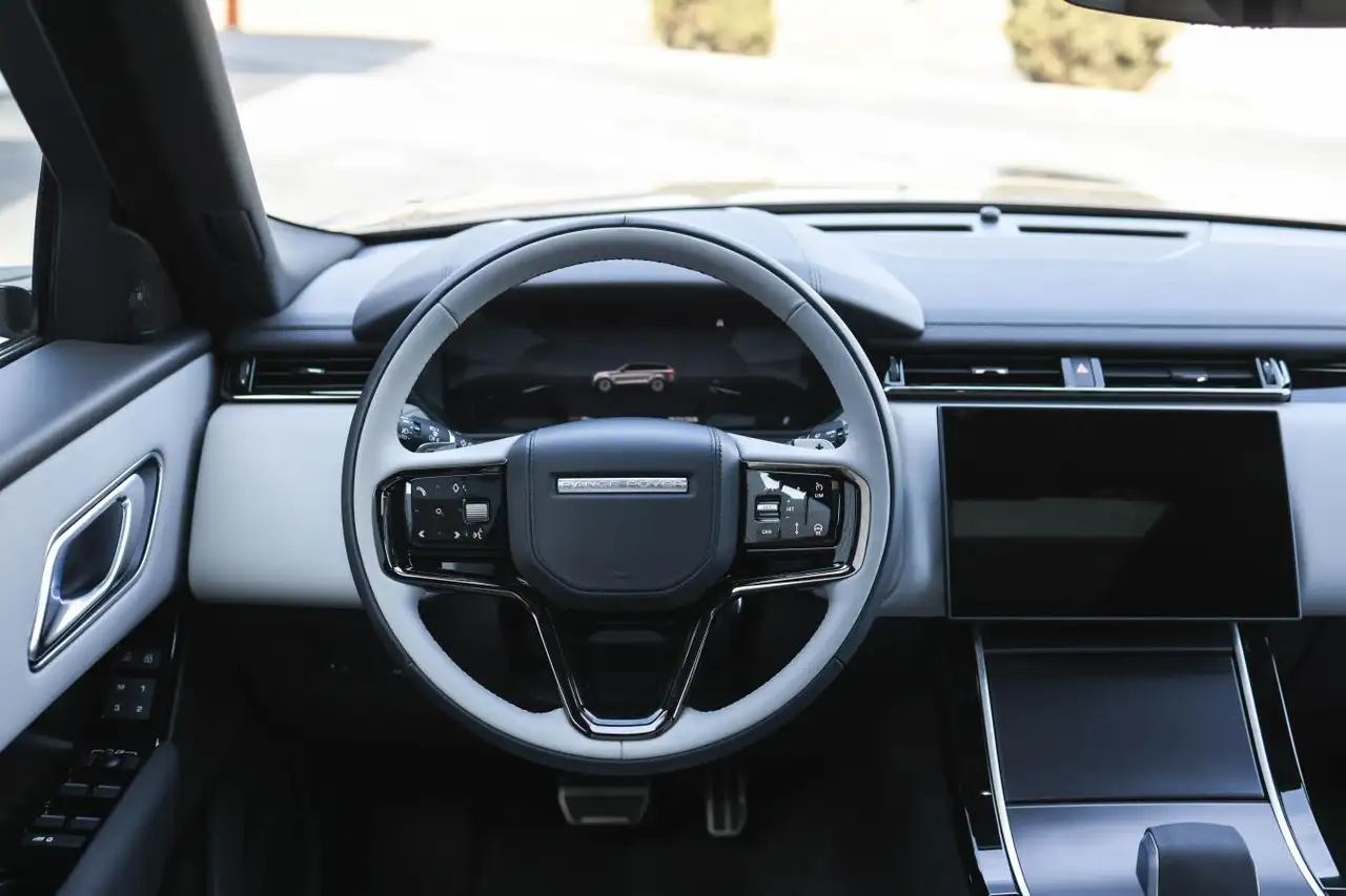Land Rover Range Rover Velar - Image 18