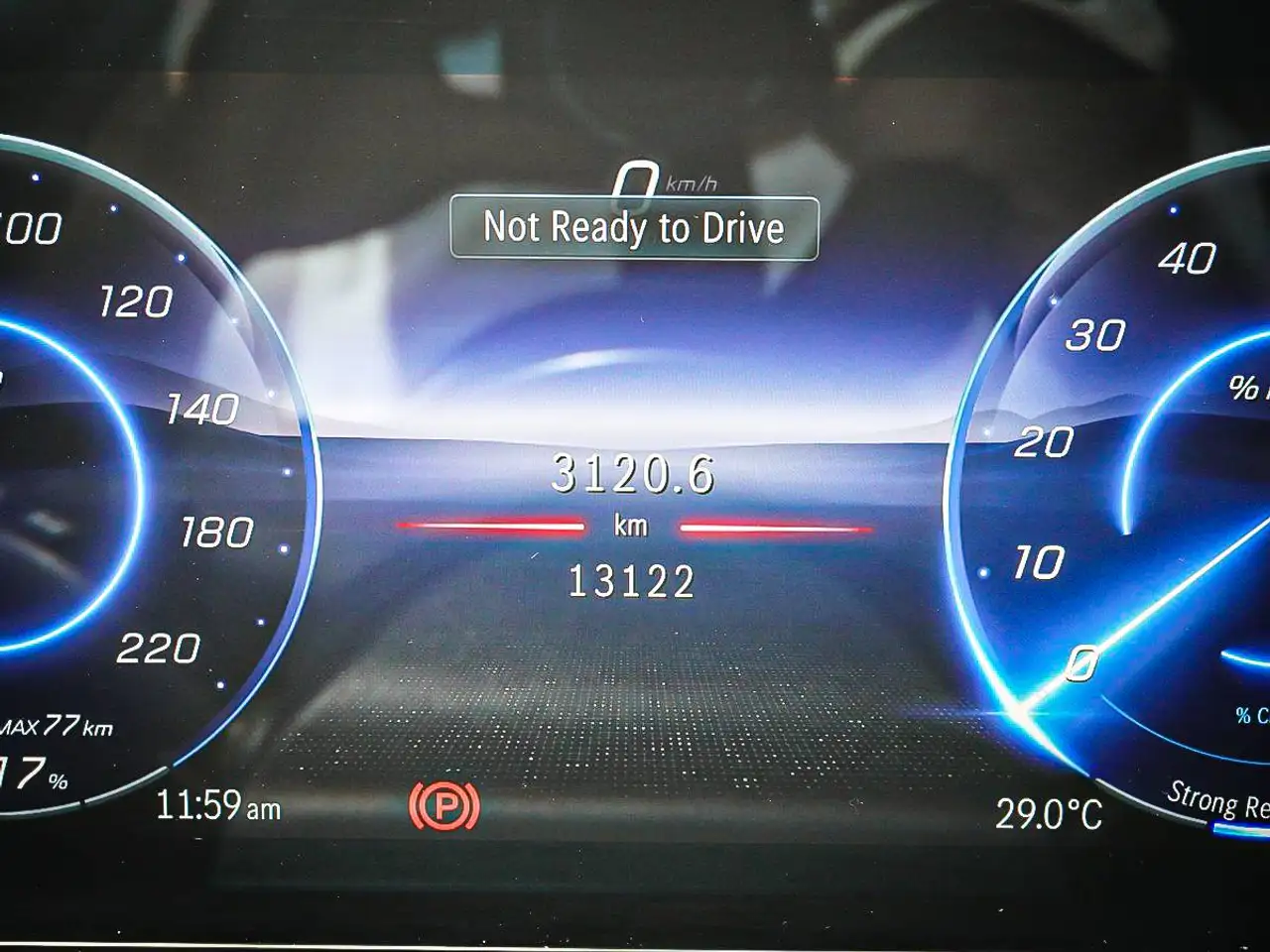 Mercedes-Benz EQB - Image 23