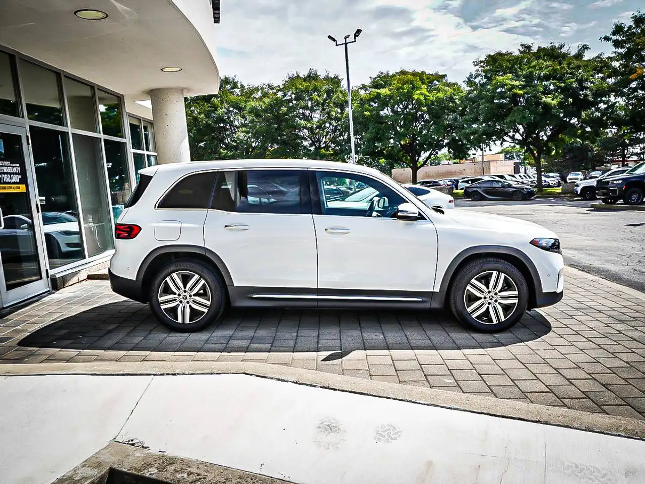 Mercedes-Benz EQB - Image 9