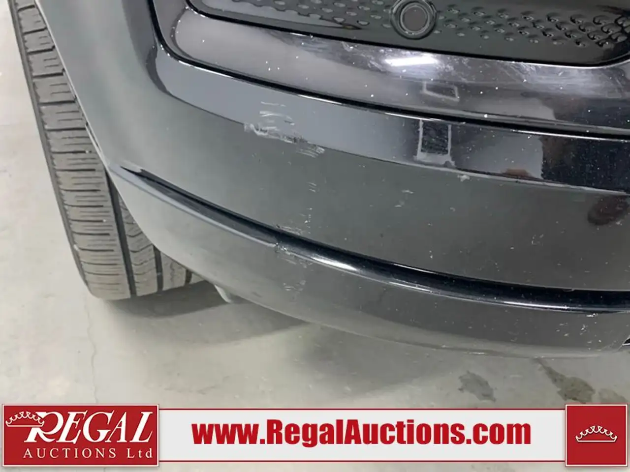 Jeep Grand Wagoneer - Image 27