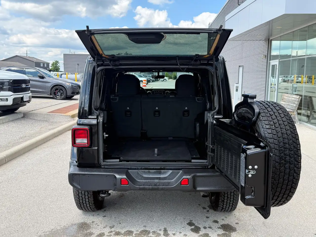 Jeep Wrangler - Image 6