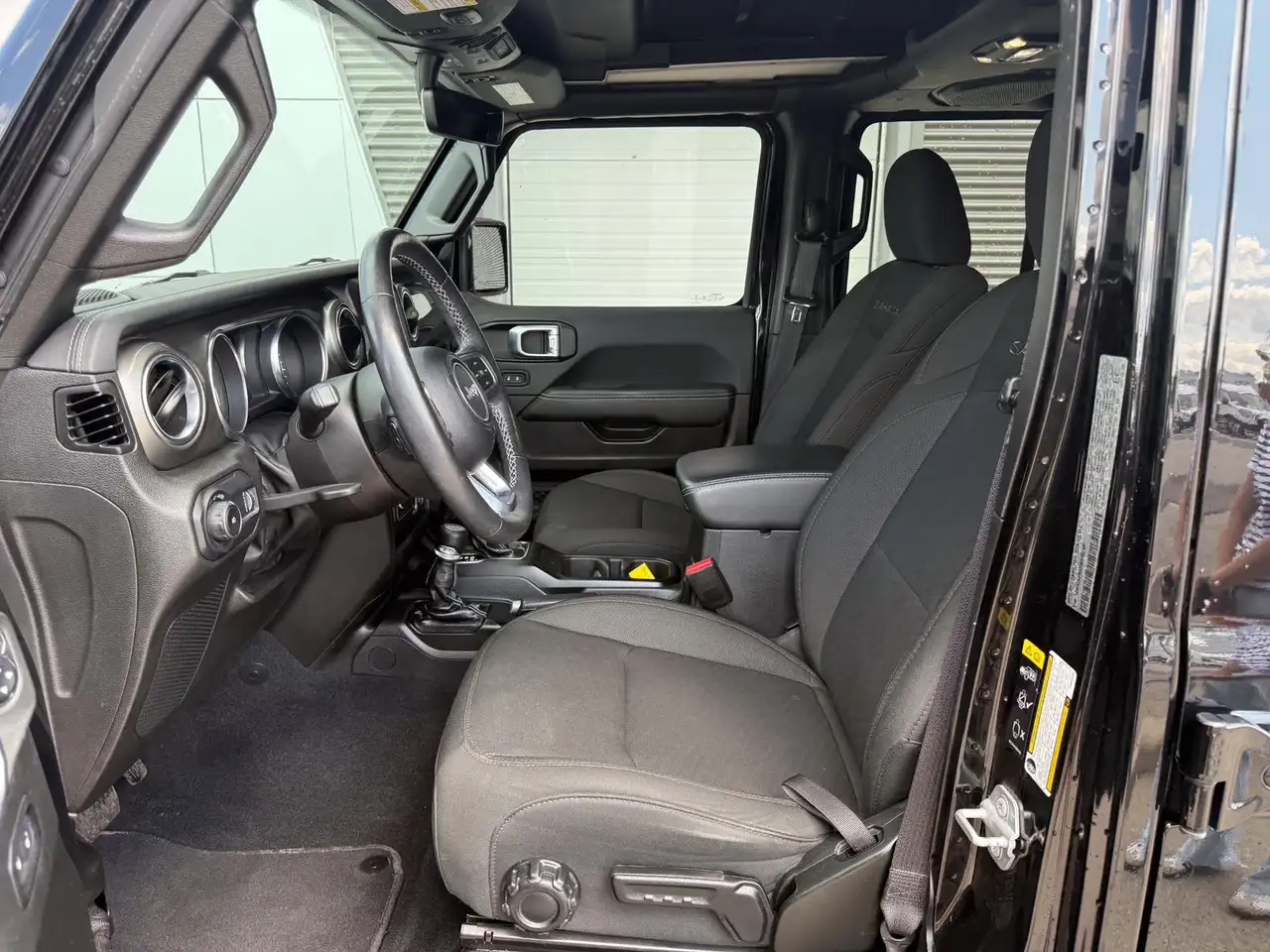 Jeep Wrangler - Image 9