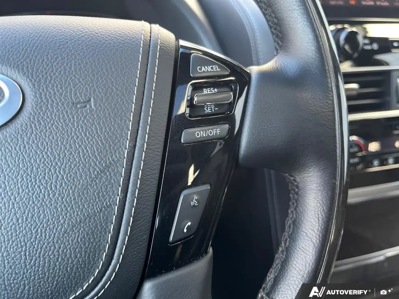 Infiniti QX80 - Image 16