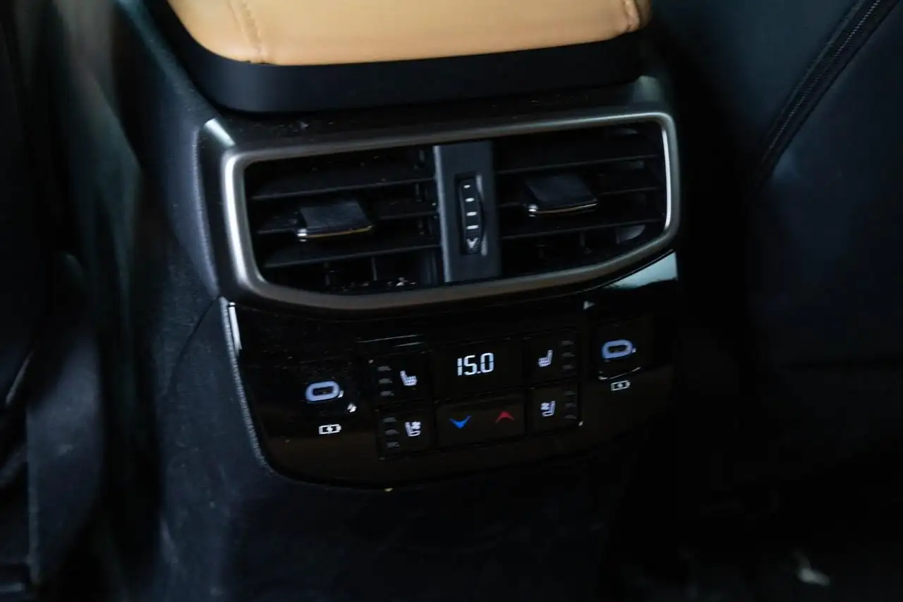 Lexus RX 350h - Image 21