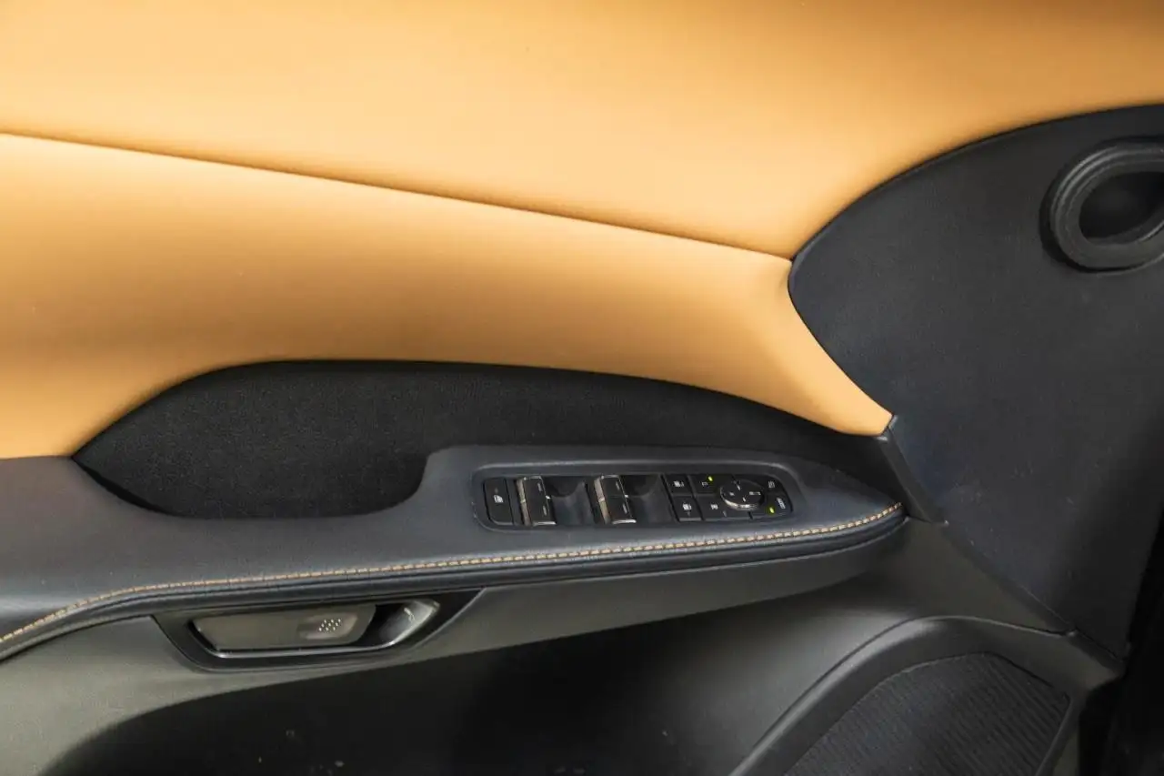 Lexus RX 350h - Image 13