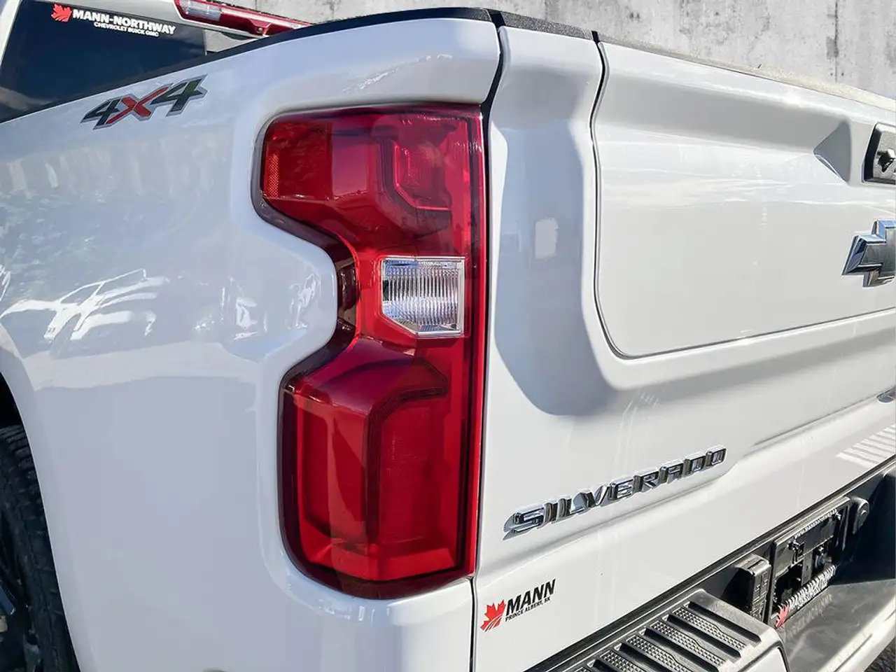 Chevrolet Silverado 1500 - Image 16
