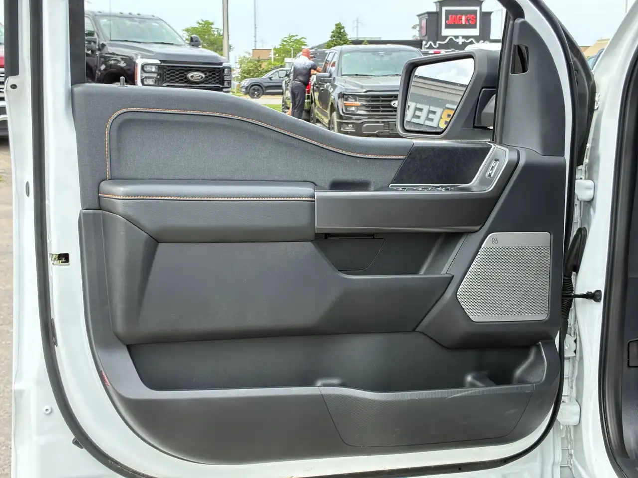 Ford F-150 - Image 17