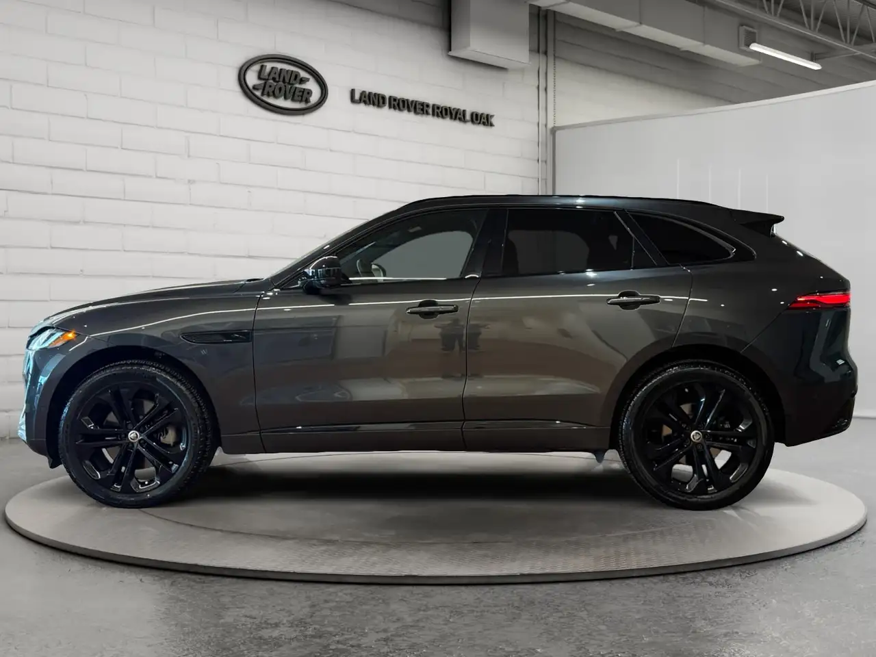 Jaguar F-Pace - Image 8