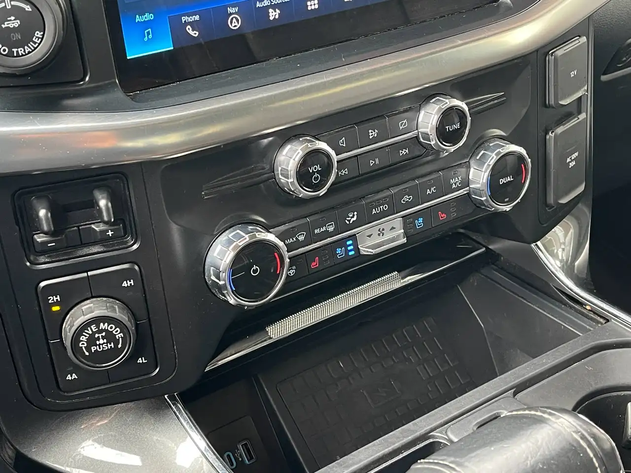 Ford F-150 - Image 21