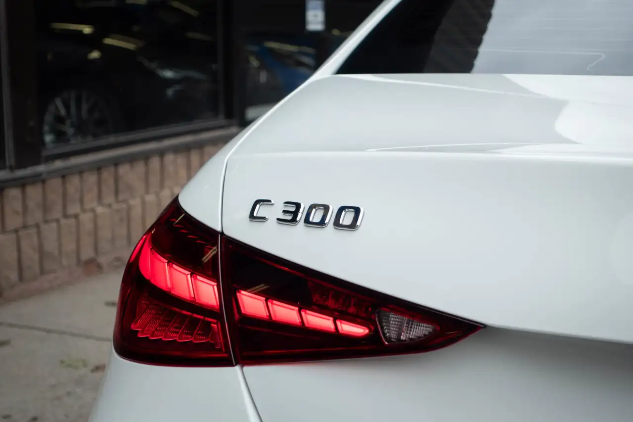 Mercedes-Benz C-Class - Image 15