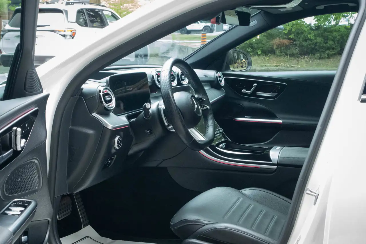 Mercedes-Benz C-Class - Image 17