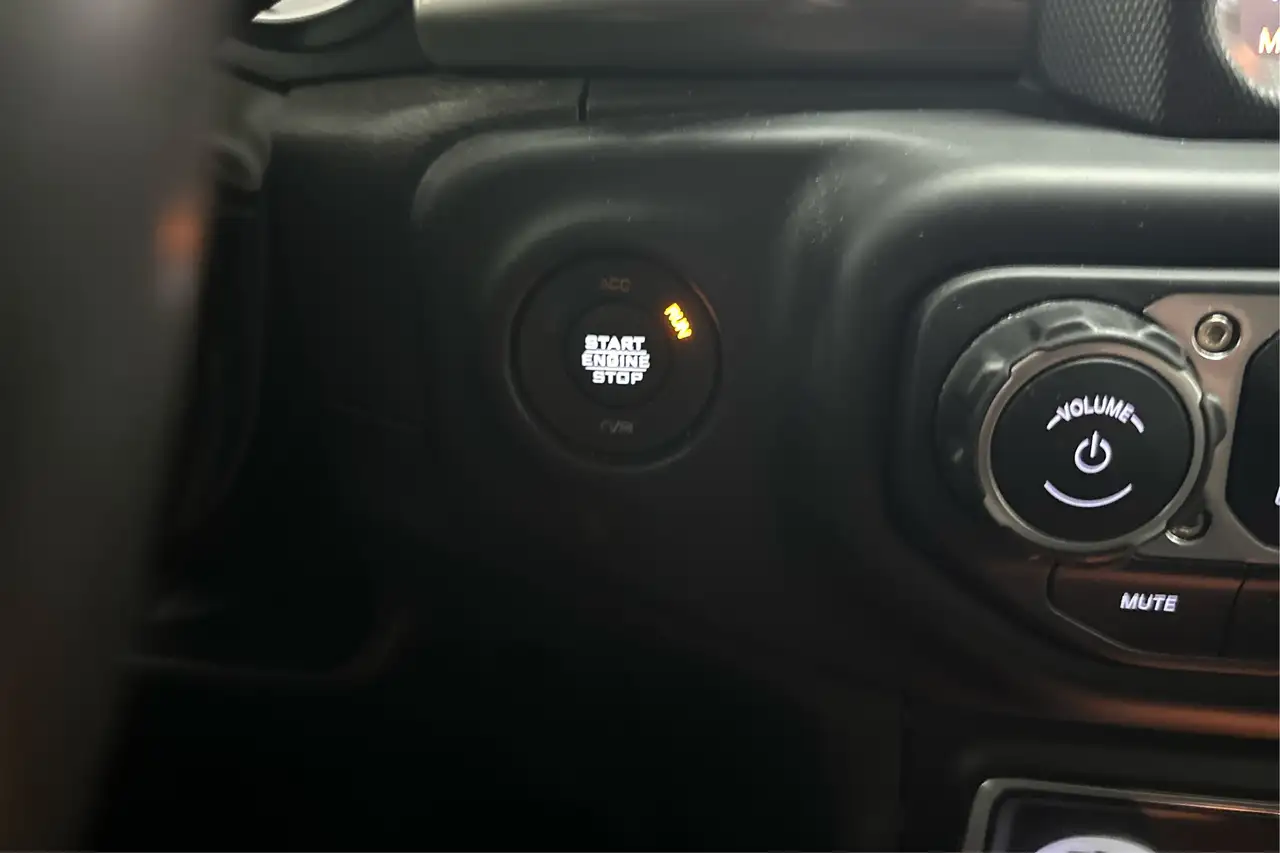 Jeep Wrangler - Image 21