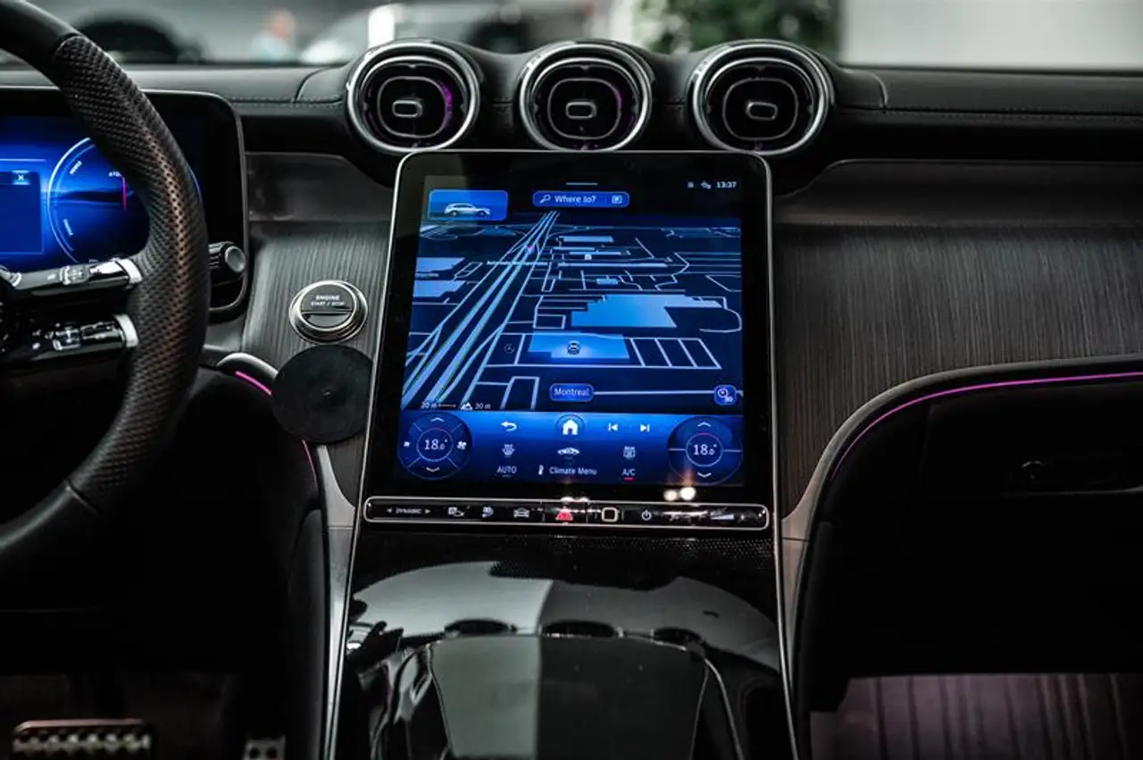Mercedes-Benz GLC - Image 21
