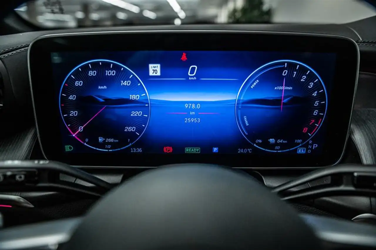 Mercedes-Benz GLC - Image 25