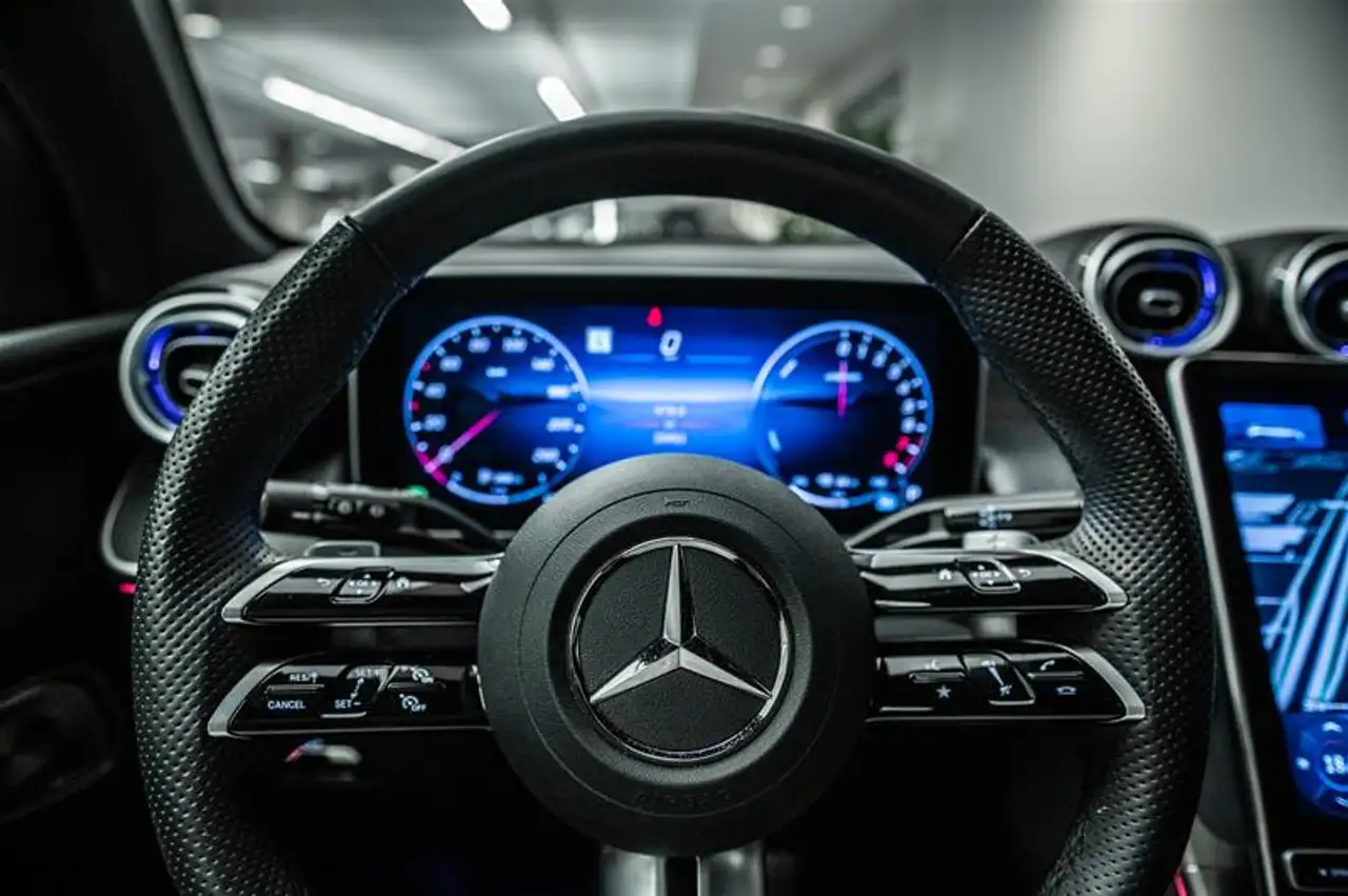 Mercedes-Benz GLC - Image 19