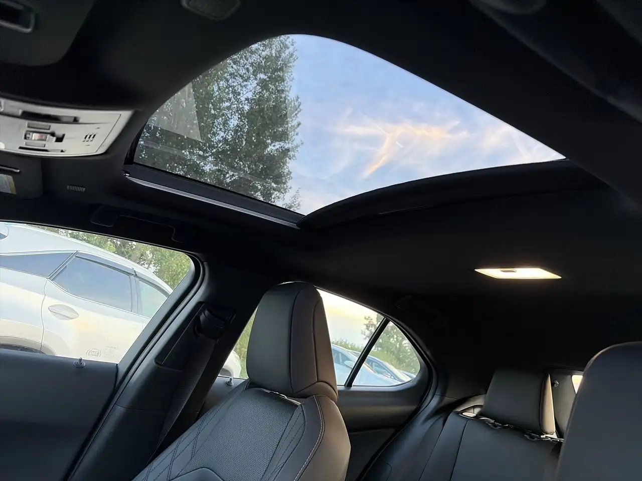 Lexus UX - Image 29