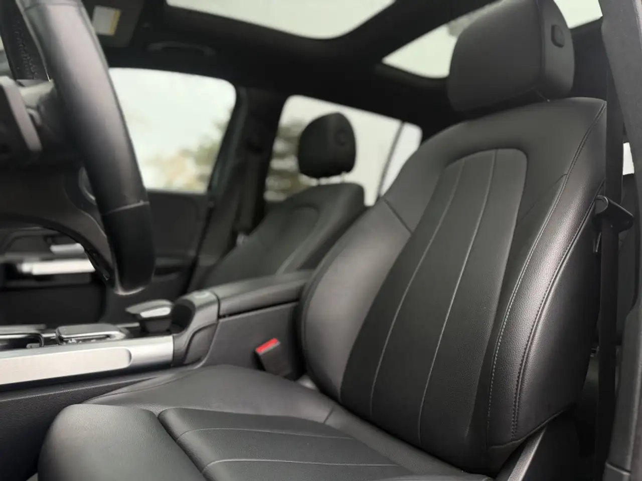 Mercedes-Benz GLB - Image 16