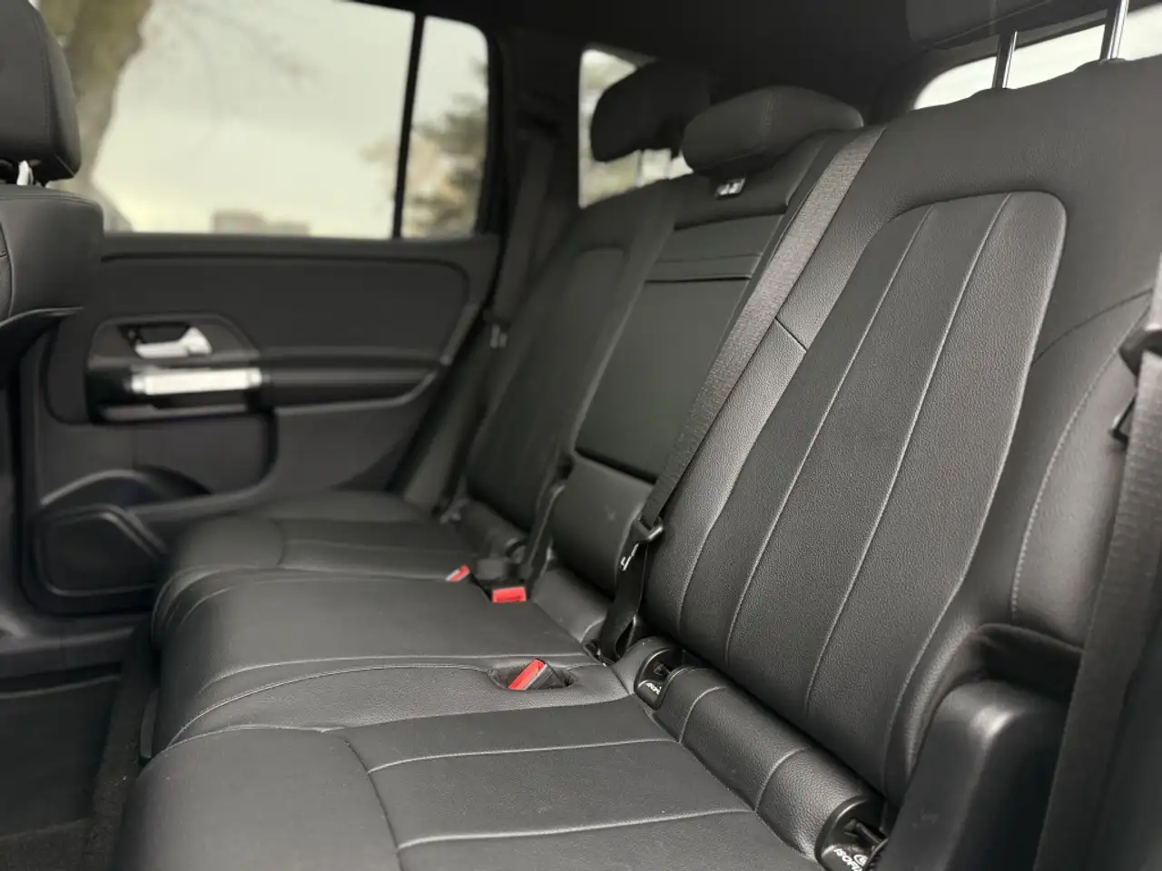 Mercedes-Benz GLB - Image 25
