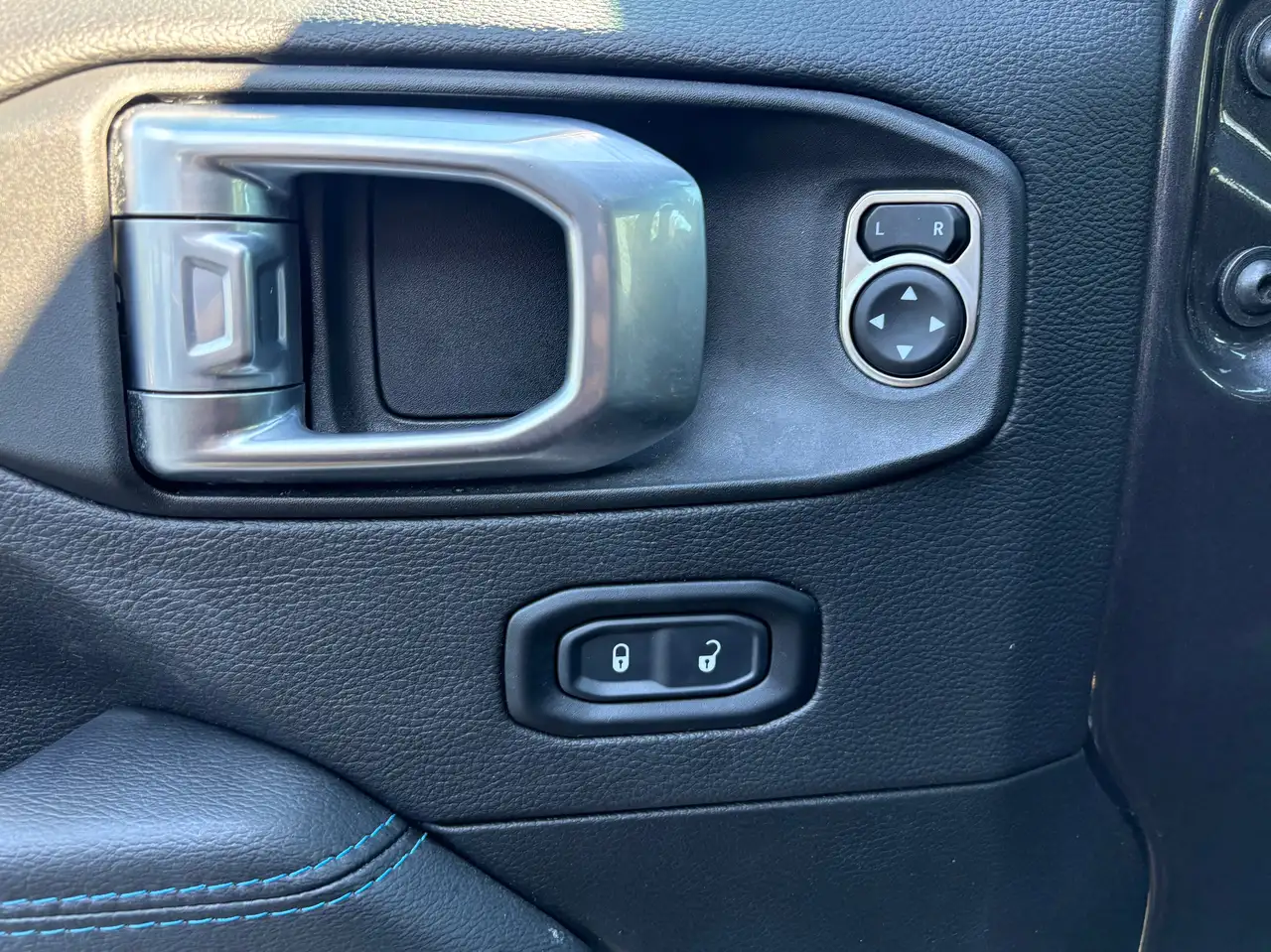 Jeep Wrangler - Image 9