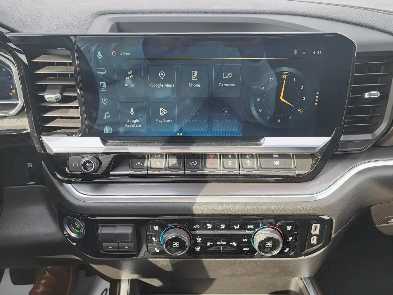 Chevrolet Silverado 1500 - Image 30