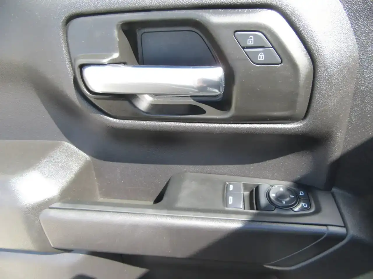 Chevrolet Silverado 1500 - Image 5