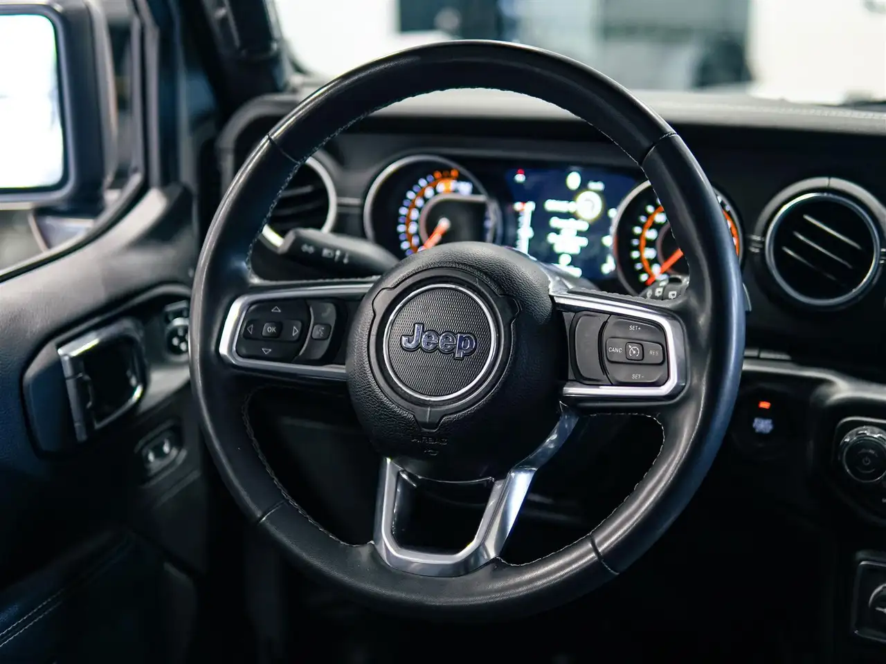 Jeep Wrangler - Image 20