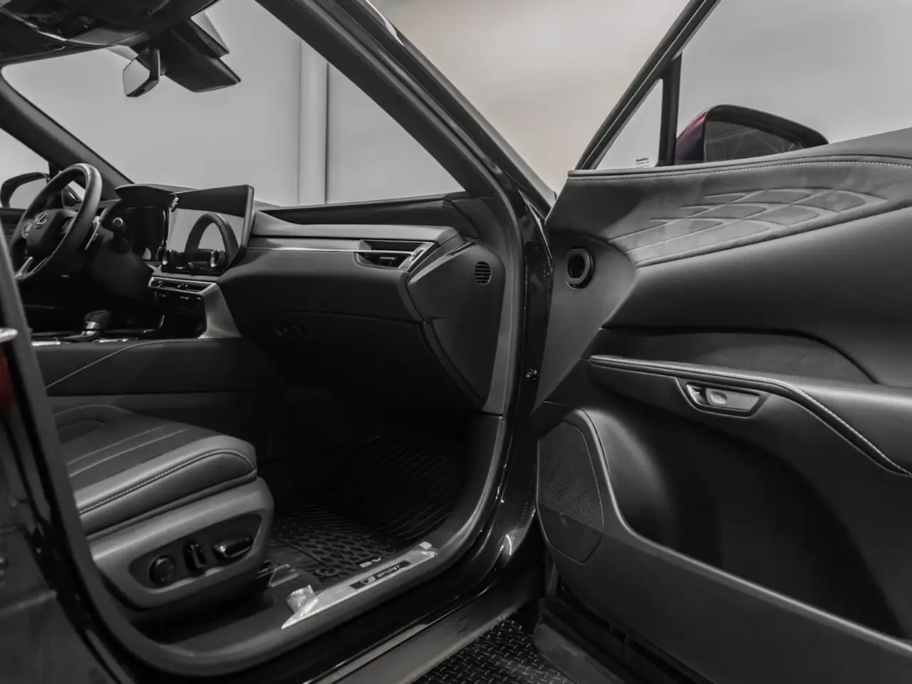 Lexus RX - Image 23