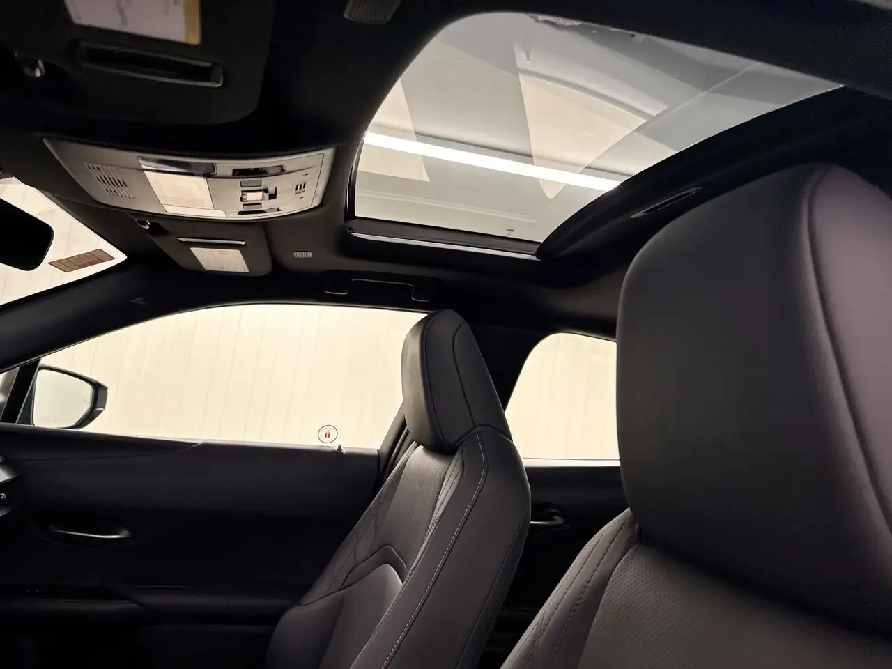 Lexus UX - Image 25