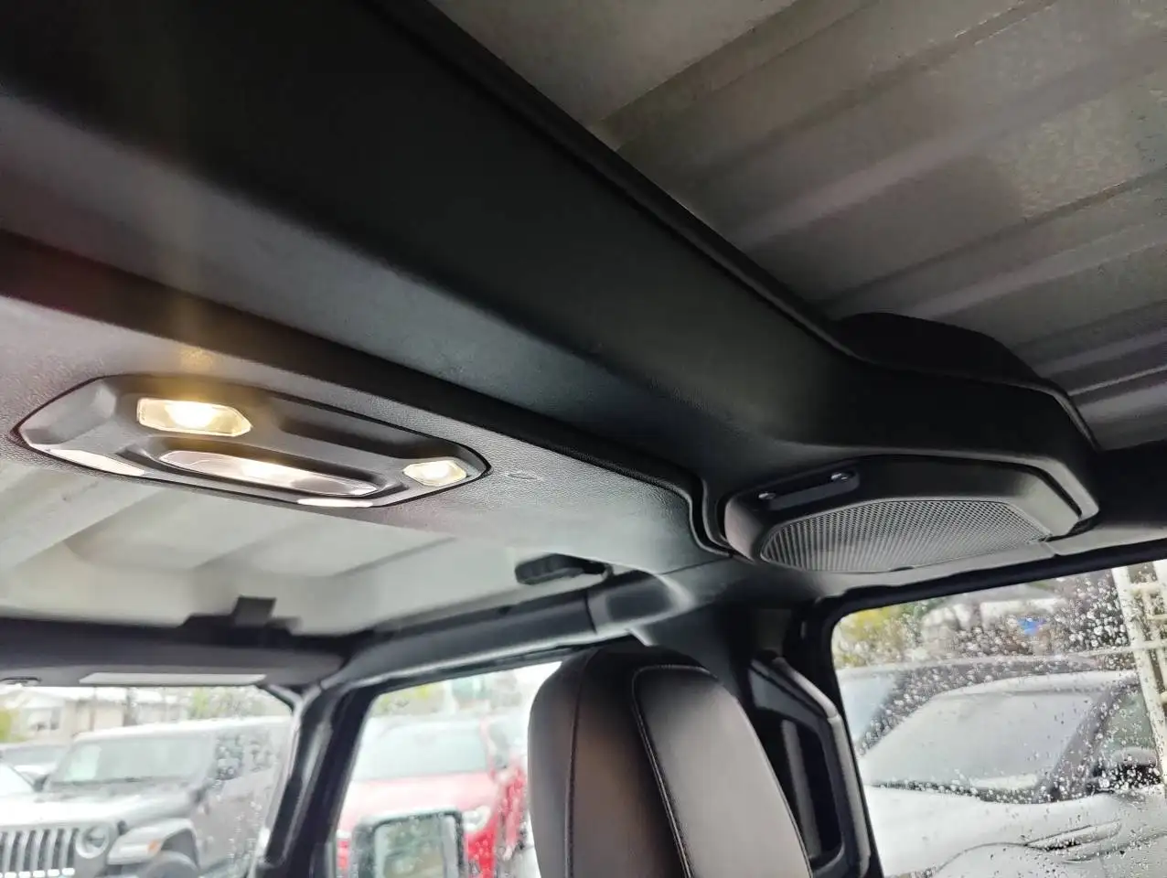 Jeep Wrangler - Image 18