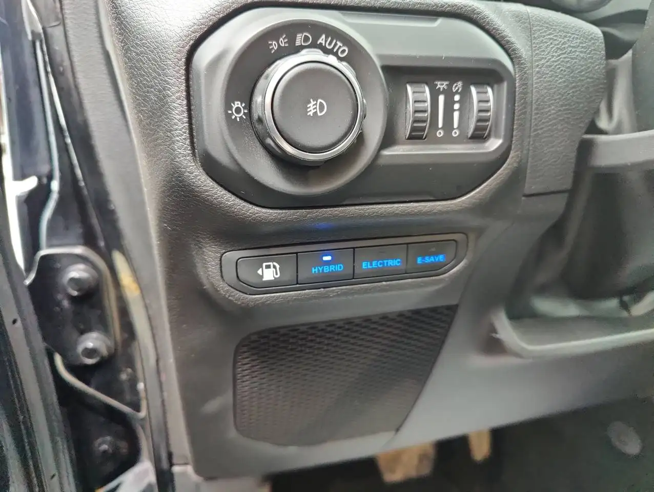 Jeep Wrangler - Image 12