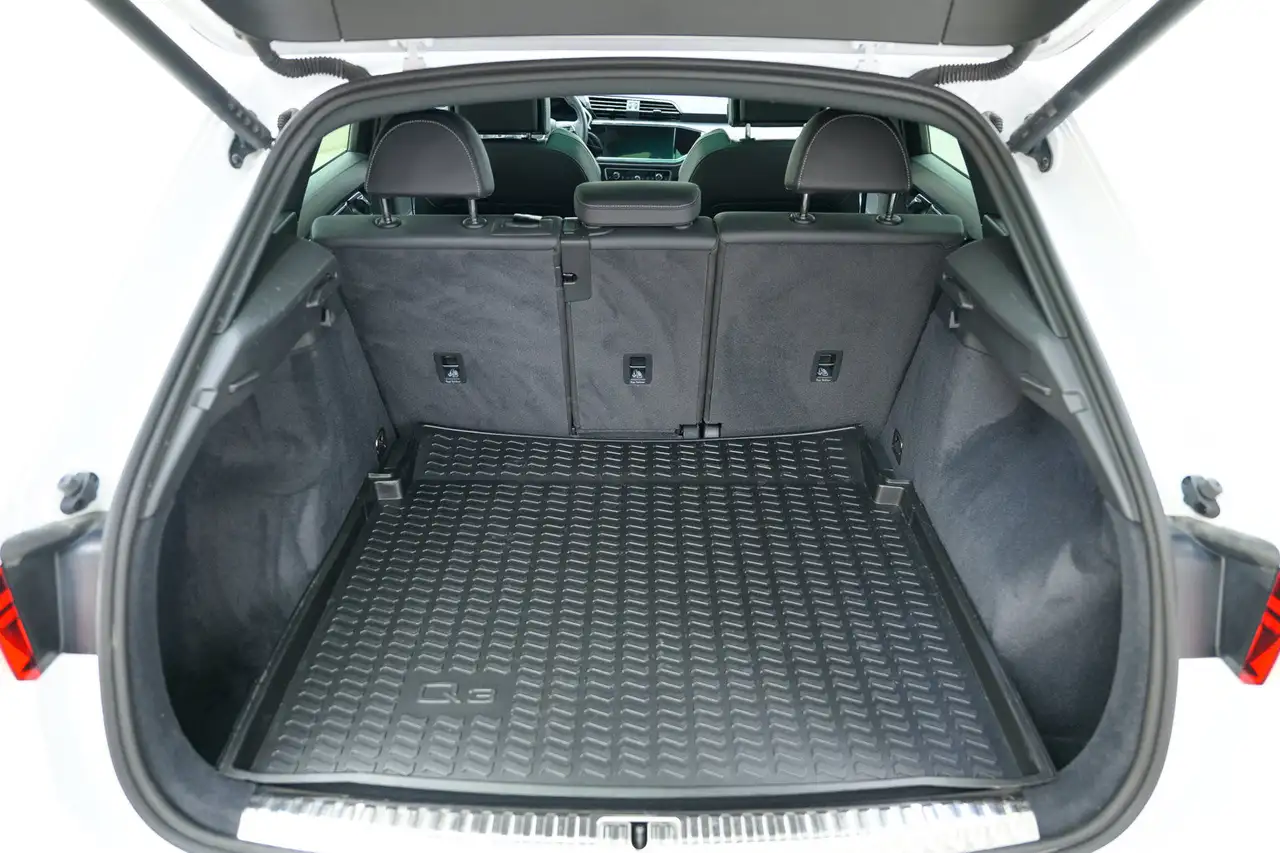 Audi Q3 - Image 10