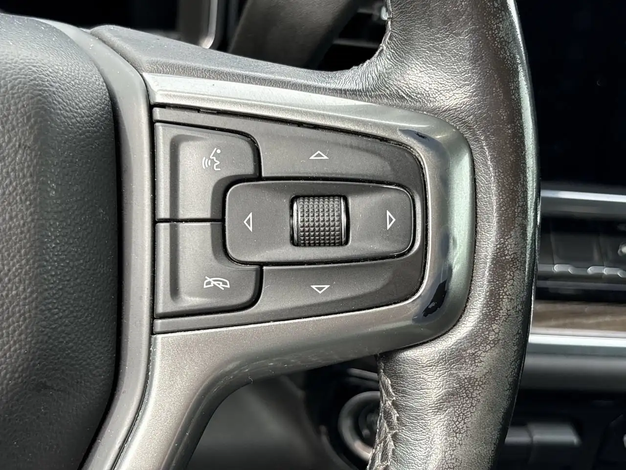 Chevrolet Silverado 1500 - Image 20