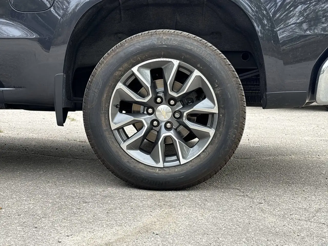 Chevrolet Silverado 1500 - Image 15