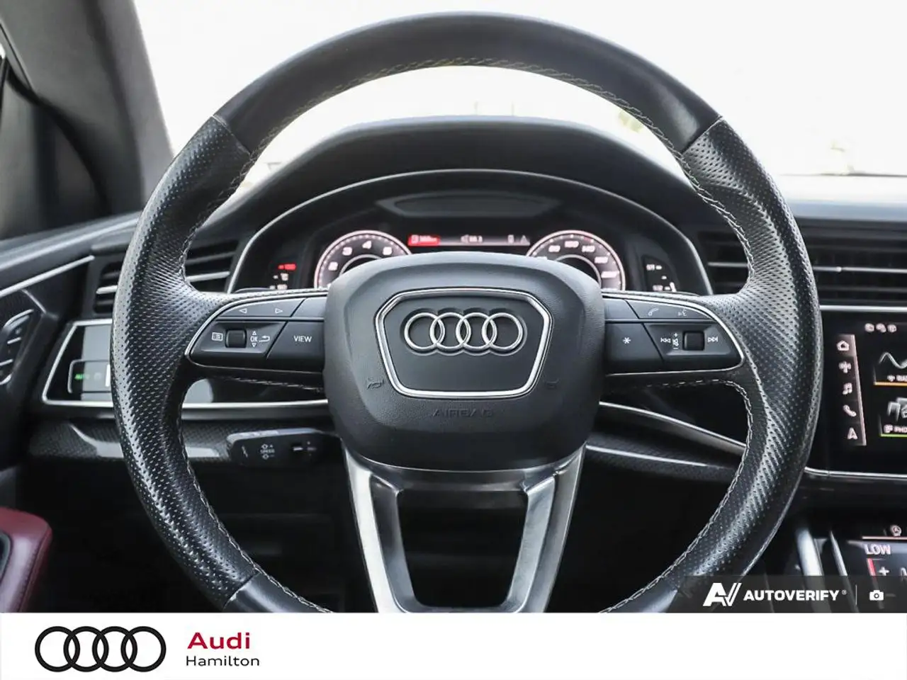 Audi SQ8 - Image 13